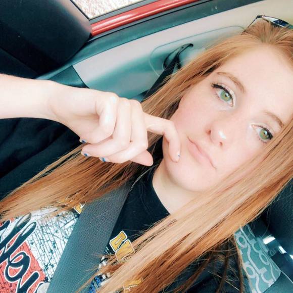 Meet your Posher, Hayley - Picture 1 of 1